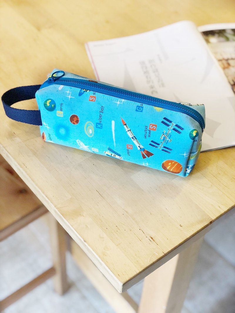 [こんにちは手作り]鉛筆バッグ化粧品袋水筒バッグ用スペースウォーク布 - ペンケース・筆箱 - その他の素材 ブルー