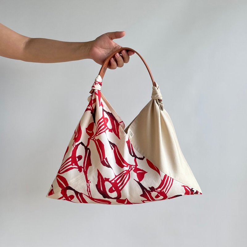 Unique | Single layered Two-colored AZUMA bag -Silk KIMONO & Cotton, ecru - กระเป๋าถือ - ผ้าไหม สีแดง