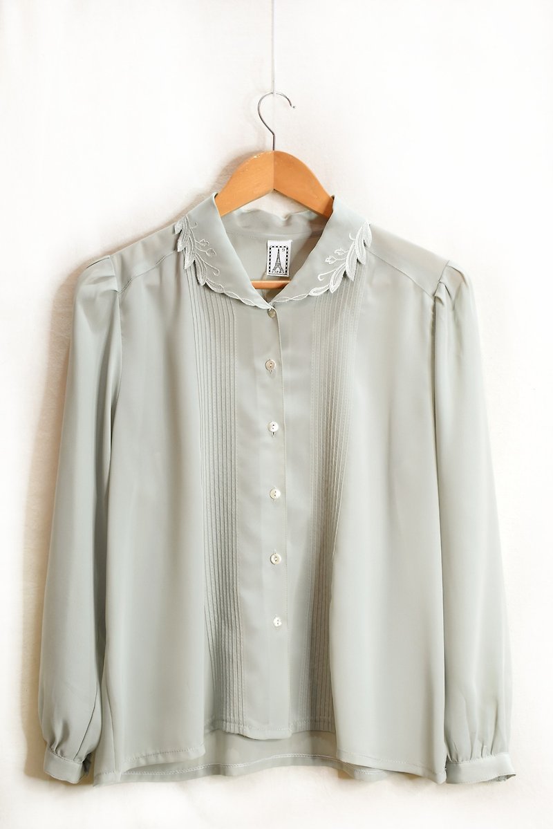 Vintage plain carved shirt mint green - Women's Shirts - Other Materials 