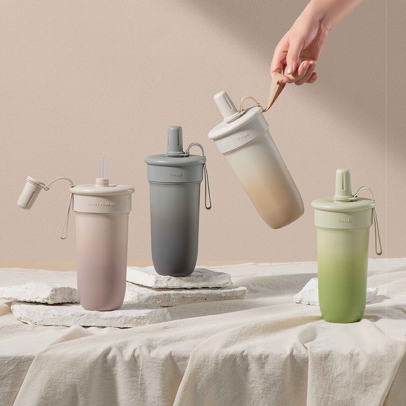 Soft Matte Tumbler With Straw - กระติกน้ำ - พลาสติก 