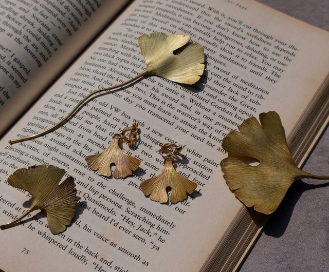 Ginkgo Leaf Pendant -Nature Inspired Pendant - Bronze - Made online to Order