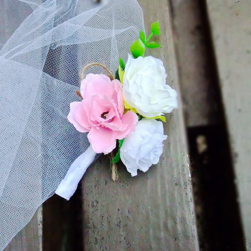 Wedding Boutonniere Silk Wedding Boutonniere Groom buttonhole, Groomsmen B012) - เข็มกลัด/ข้อมือดอกไม้ - ผ้าไหม สึชมพู