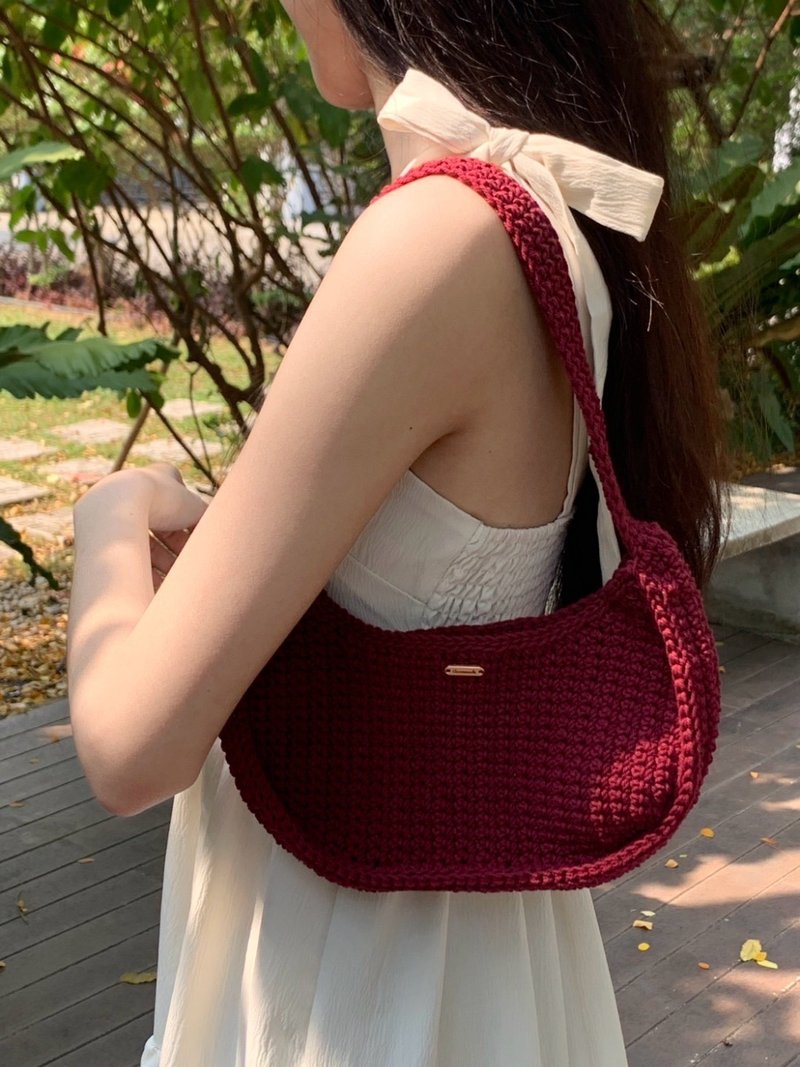 女士客製鉤針新月形流浪包附肩帶 - 手提包/手提袋 - 棉．麻 白色