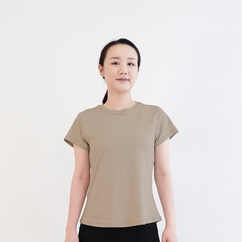 【Mukasa】DURABLE 簡約短袖運動上衣 - 燕麥那堤 - MUK-23041 - 女運動上衣/背心 - 其他材質 卡其色