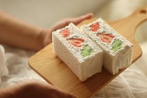 Pouch  Fruit sandwich 　strawberry, wiki, mandarin orange