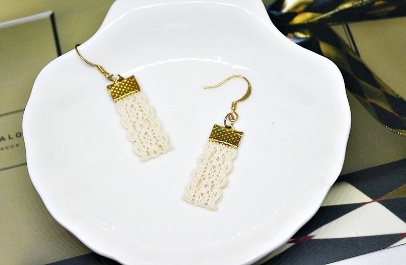 * _ * Lace alloy hook earrings ➪ Limited X1 - Earrings & Clip-ons - Other Materials White