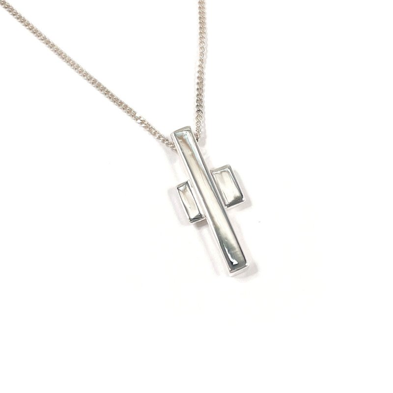 【日本直送 中古美品】グッチ GUCCI ネックレス クロス 十字架 シルバー925 ユニセックス ジュエリー アクセサリー 新品仕上げ済み - 項鍊 - 純銀 銀色