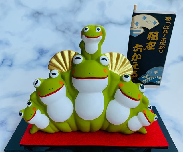 うちわを開いて蛙を引き寄せる - 幸運と平和 - 日本のマスコット - ショップ 木村桜士堂 - 吉享好物 置物 - Pinkoi