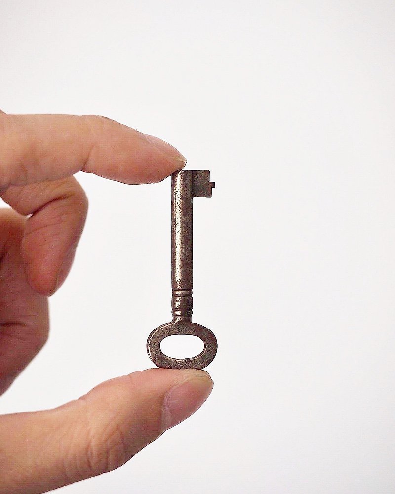 英國古董鑰匙/收藏老鑰匙 小型D款 - 裝飾/擺設  - 其他金屬 