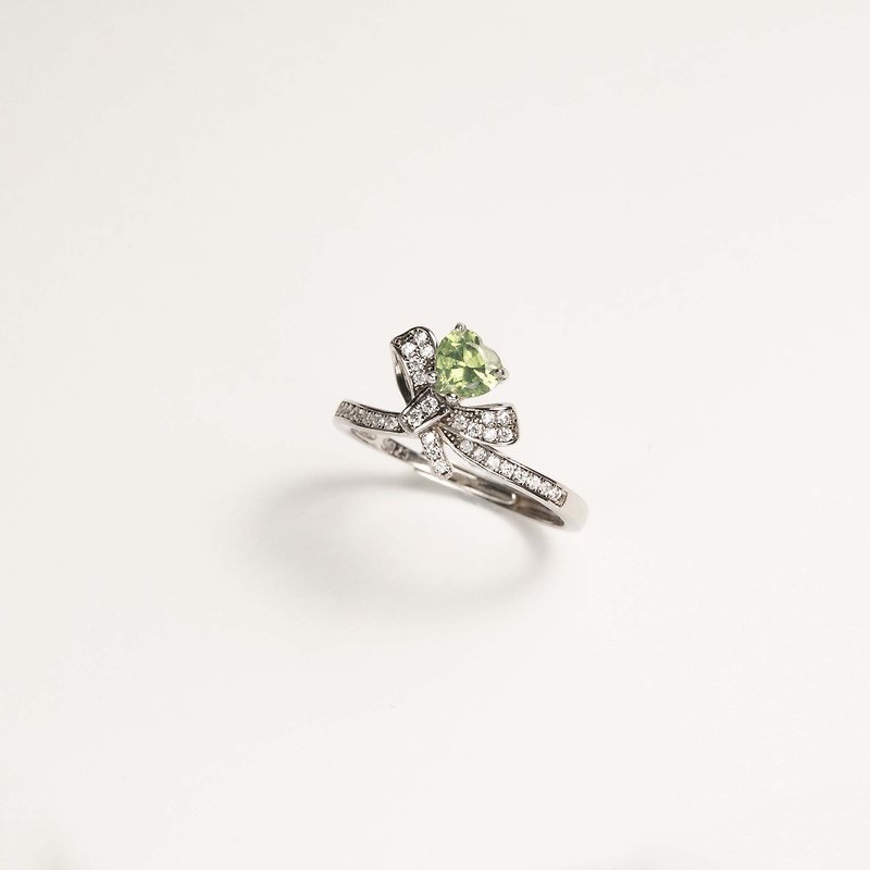Heart Bow Knot Green Colored Corundum Natural Gemstone Sterling Silver Ring - แหวนทั่วไป - เงินแท้ สีเขียว