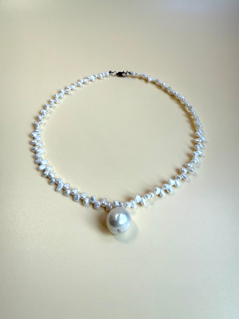 格蕾絲花瓣 巴洛克珍珠項圈 - 頸鏈 - 珍珠 白色