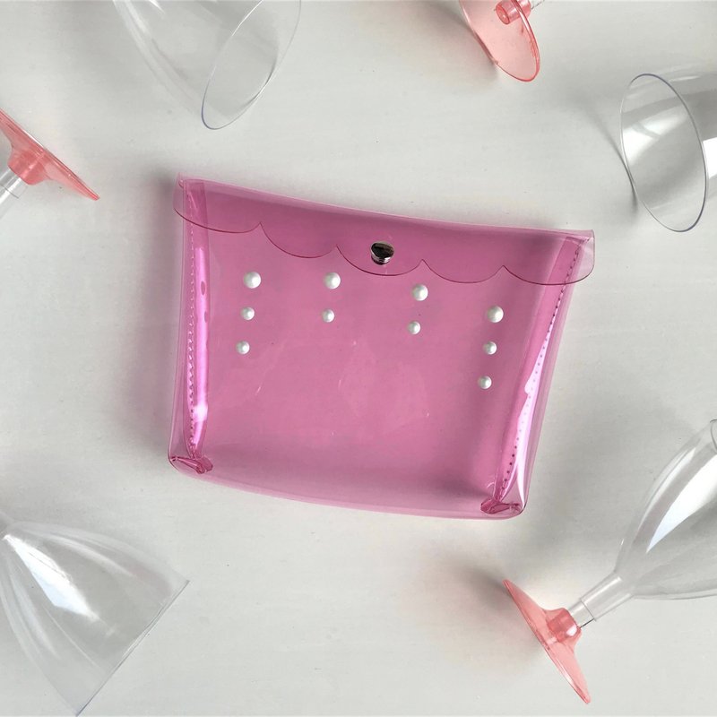 Scallop Clear Italian Studded Flap Pouch Light Pink - กระเป๋าเครื่องสำอาง - วัสดุอื่นๆ สึชมพู