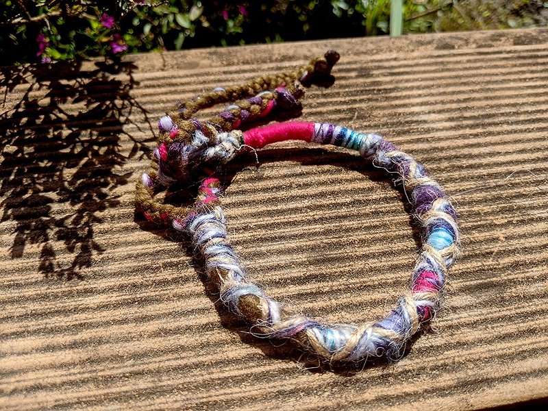 Ronin's hand-woven anklet surfer hippie ethnic style bracelet - Keychains - Other Materials Multicolor