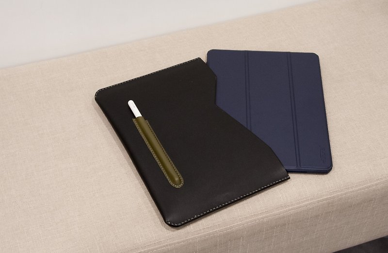 iPad Pro with apple keyboard-- leather holder - Tablet & Laptop Cases - Genuine Leather Black