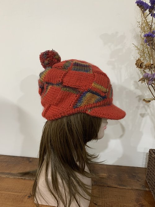 hm98k 走吧！編織 方塊帽簷棒球毛帽。正紅/大地色段染色。義大利線材編織。