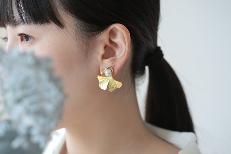 Ginkgo Bronze earrings │ retro autumn Swarovski Crystal Pearl - Earrings & Clip-ons - Copper & Brass Yellow
