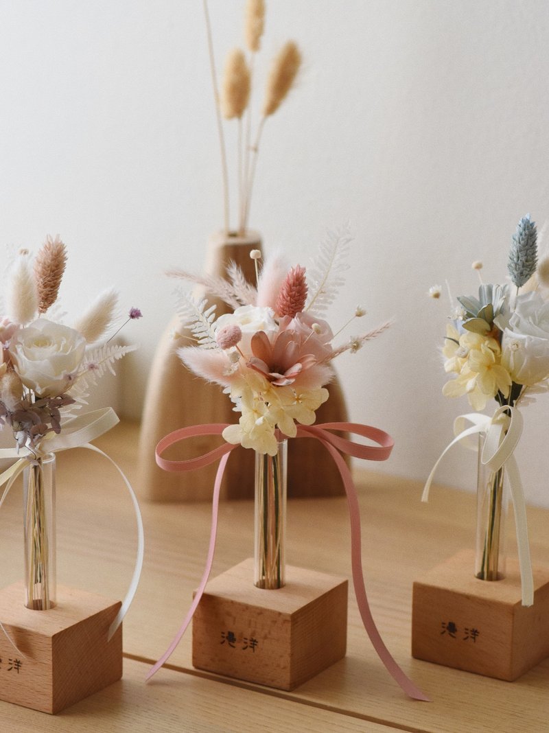 Eternal Premium Mini Rose in GlassTube - Elegant Gift & Home Decor - 乾燥花/永生花 - 植物．花 
