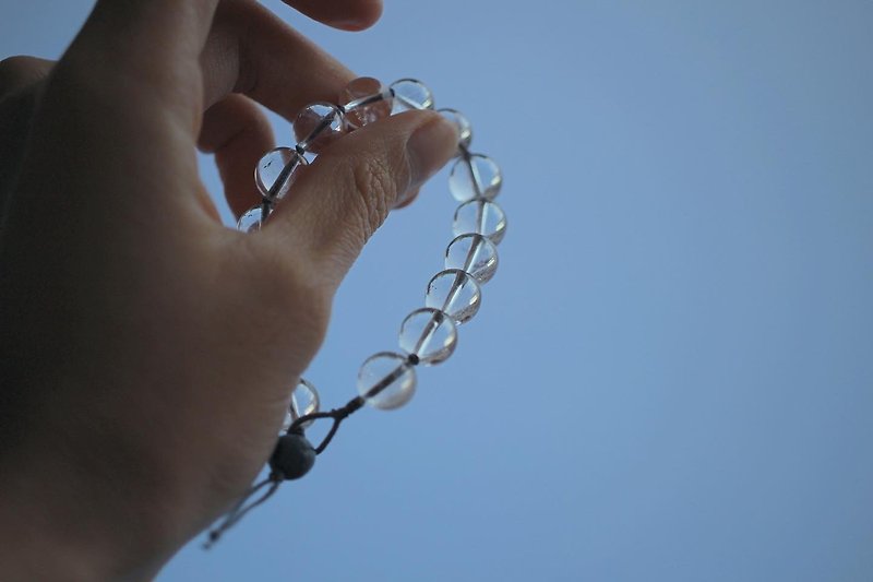 [Round] White crystal blue coral braided bracelet - สร้อยข้อมือ - คริสตัล ขาว