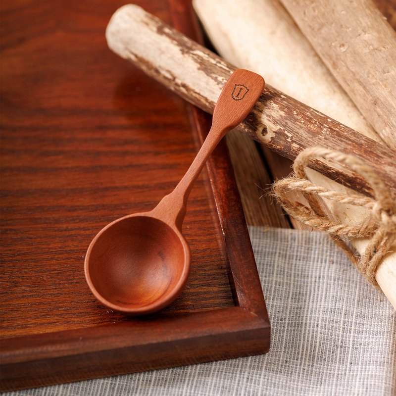 Islandoffer Indonesia made Japanese natural wood cute short handle measure spoon - ช้อนส้อม - ไม้ สีทอง