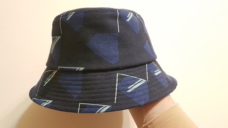 客訂款~經典漁夫帽-藍格  #日本布 #街頭文青 #遮陽 - 帽子 - 棉．麻 藍色