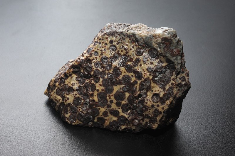 黑金剛龍宮血舍利原礦 礦石/水晶/靈修/開運/招財/破煞/防小人 - 擺飾/家飾品 - 半寶石 