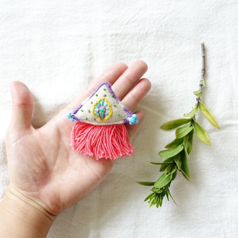 DUNIA World Manufacturing / Blossoms brooch / Rice Flower Blossom Pin #12 - Brooches - Cotton & Hemp Multicolor