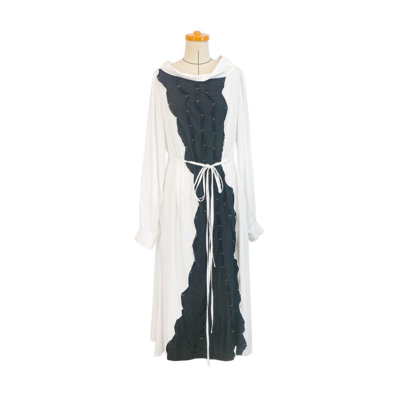 Aman No.104 Shangshanrushui long-sleeved dress Tencel white - ชุดเดรส - วัสดุอื่นๆ 