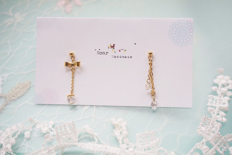 Simple design earrings - gifts. Pin/clip - ต่างหู - โลหะ สีเหลือง