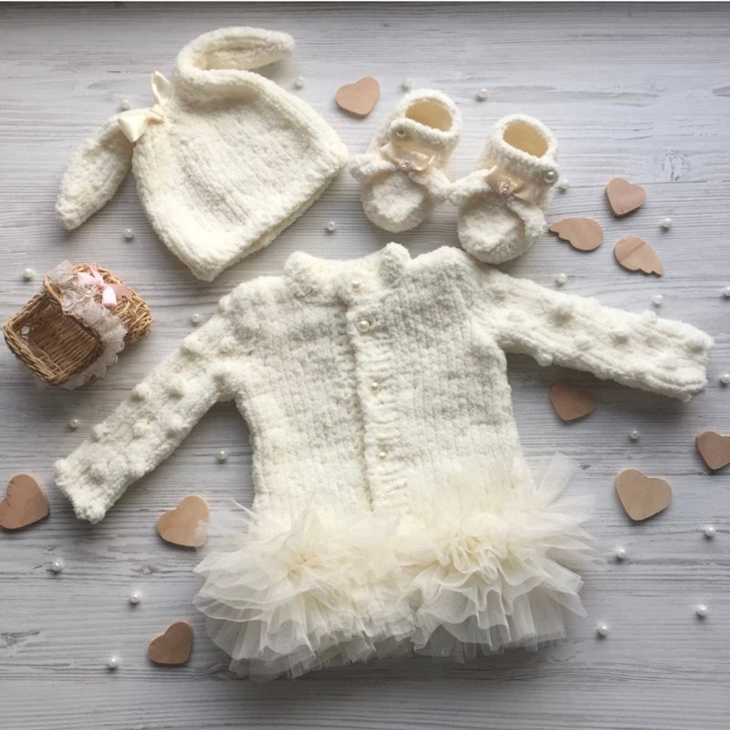 Knit ivory outfit for baby girl. Dress, bunny hat and bunny booties. - 包屁衣/連身衣 - 其他材質 