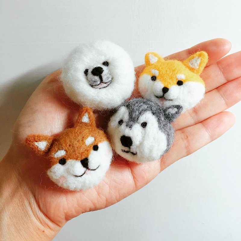 Wool felt handmade Wangwanglai dog animal pins - Brooches - Wool Orange