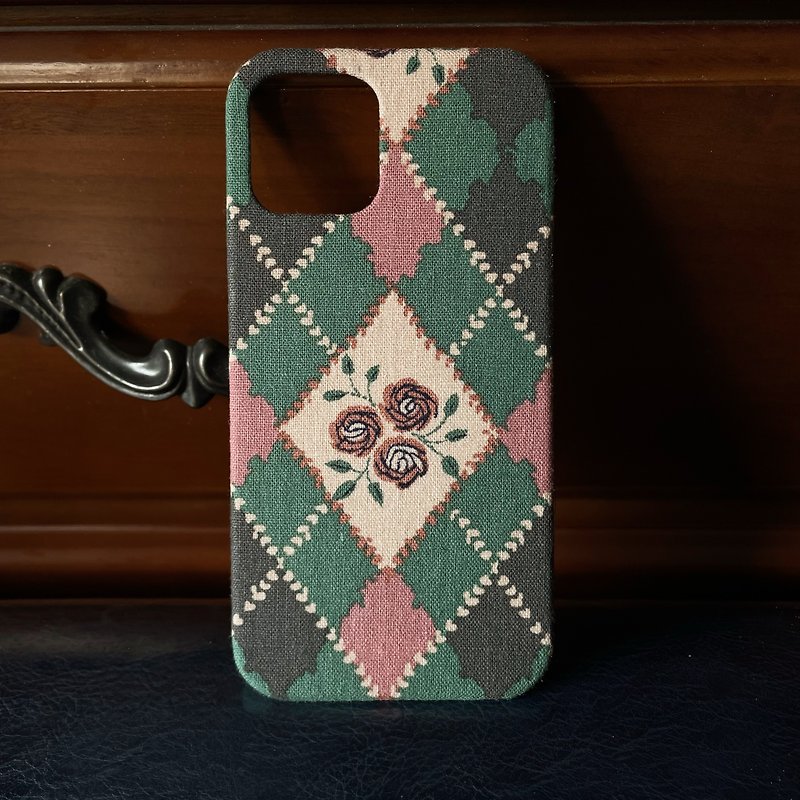 レトロなバラのチェック柄生地の手作りの布のiPhoneケースはカスタマイズできます - スマホケース - コットン・麻 グリーン