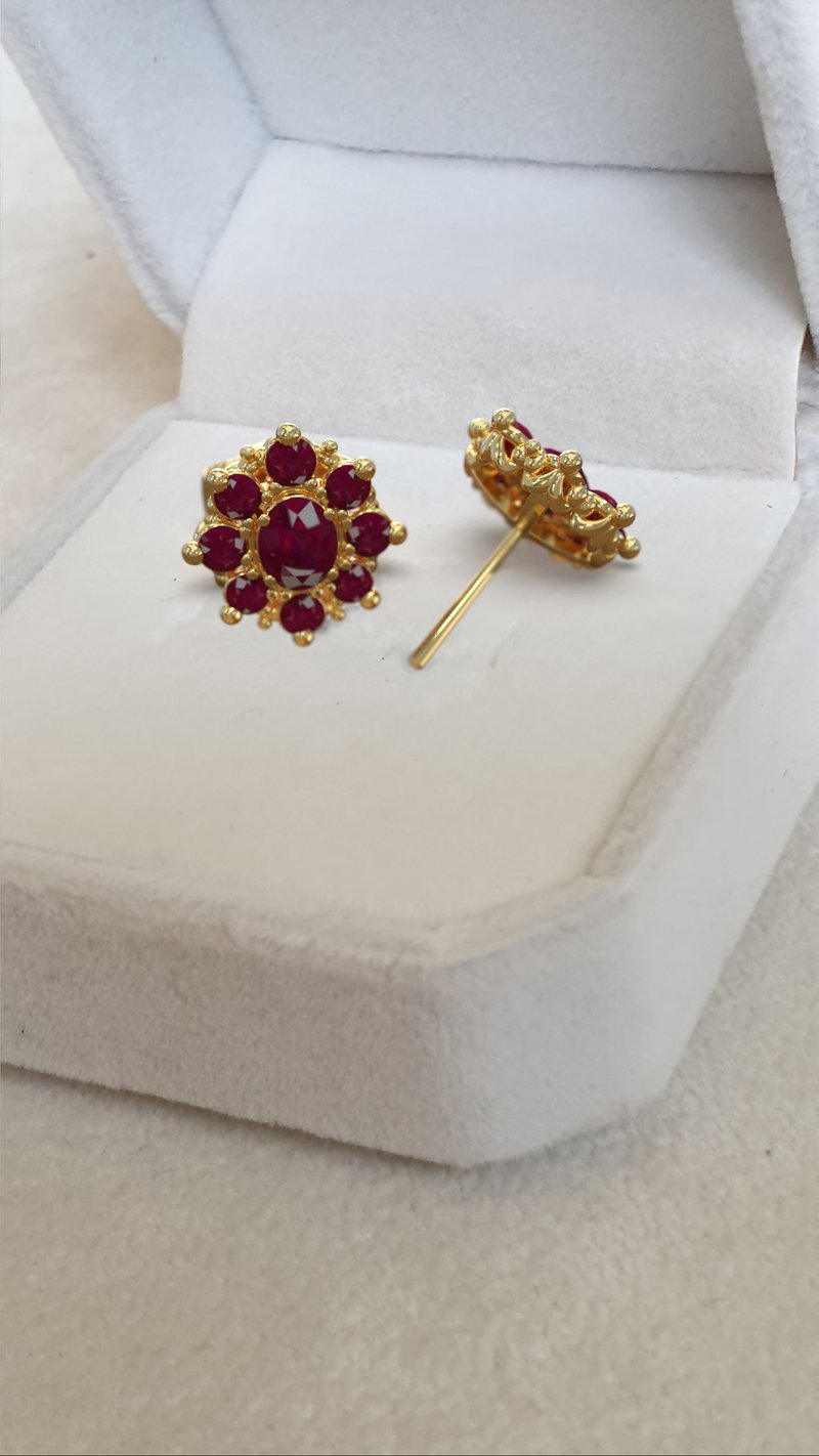 Natural Siam Red Ruby Earrings, Sterling Silver, Studs earring, July Birthstone, - 耳環/耳夾/耳骨夾 - 寶石 咖啡色