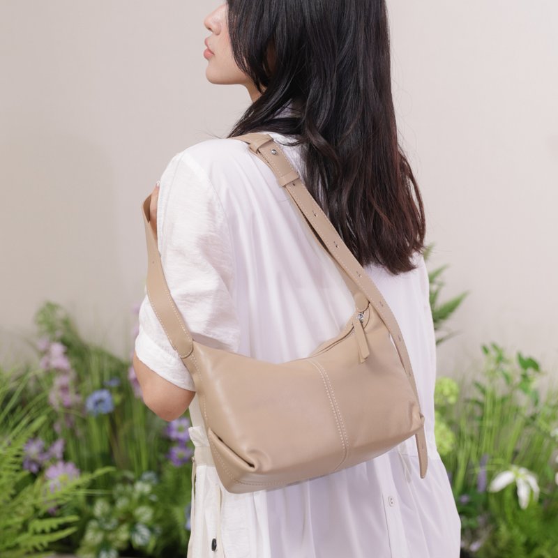 Simple Square Dumpling-Long Strap Bag-White Apricot - Messenger Bags & Sling Bags - Genuine Leather White