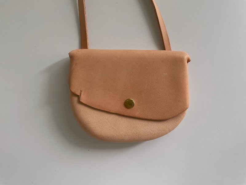 Irregular mini bag 03 - กระเป๋าแมสเซนเจอร์ - หนังแท้ 