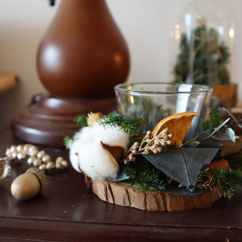 Preserved flower Christmas candle holder with forest berry Wax Christmas gift exchange gift xmas - Candles & Candle Holders - Wood Green