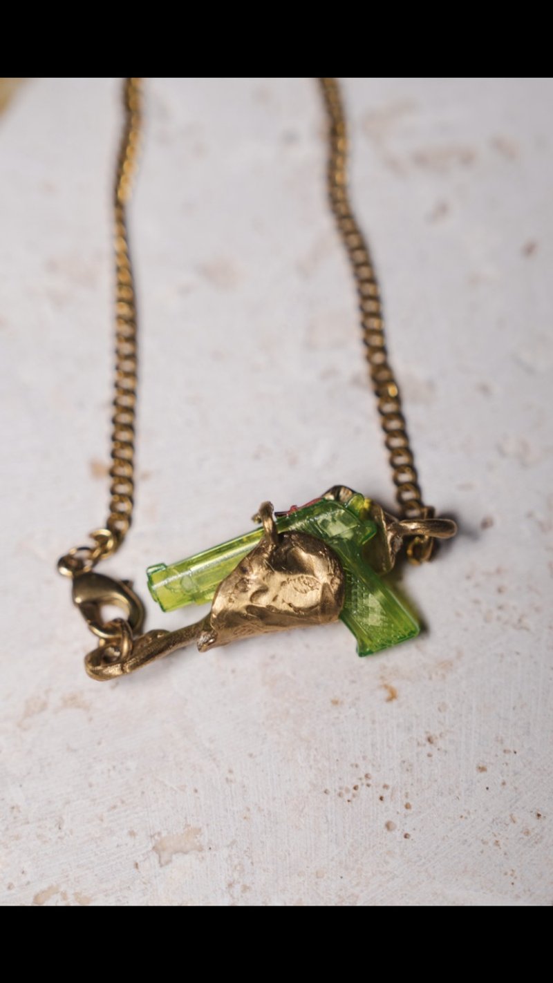 Toy Stories Handmade Bronze Water Gun Necklace - Necklace - สร้อยคอ - ทองแดงทองเหลือง 