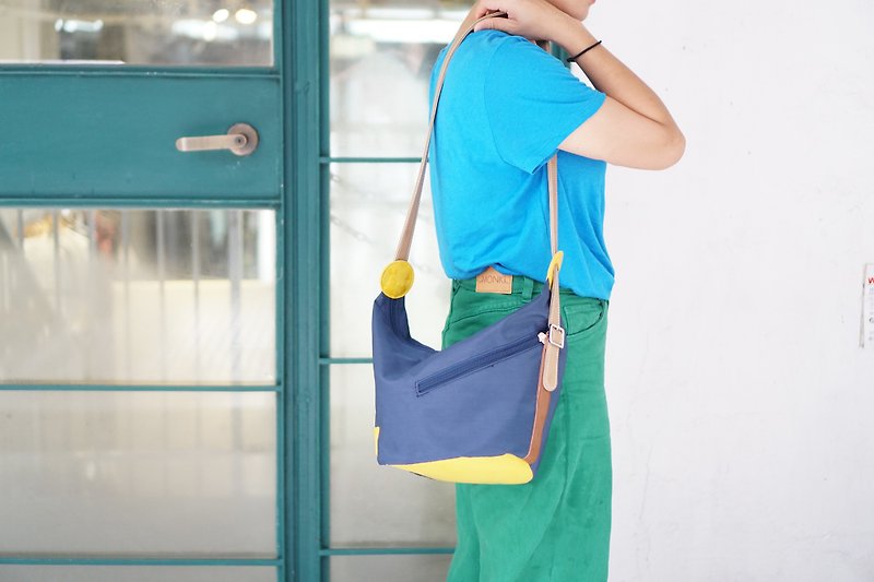 Bucket bag 3 way bag navy colour - 側背包/斜背包 - 塑膠 藍色