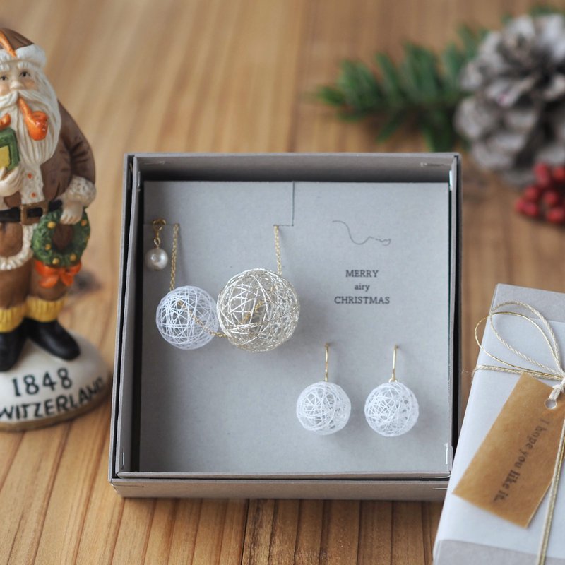 Christmas coffret -Simple- Necklace and Clip-On set - ต่างหู - ผ้าไหม ขาว