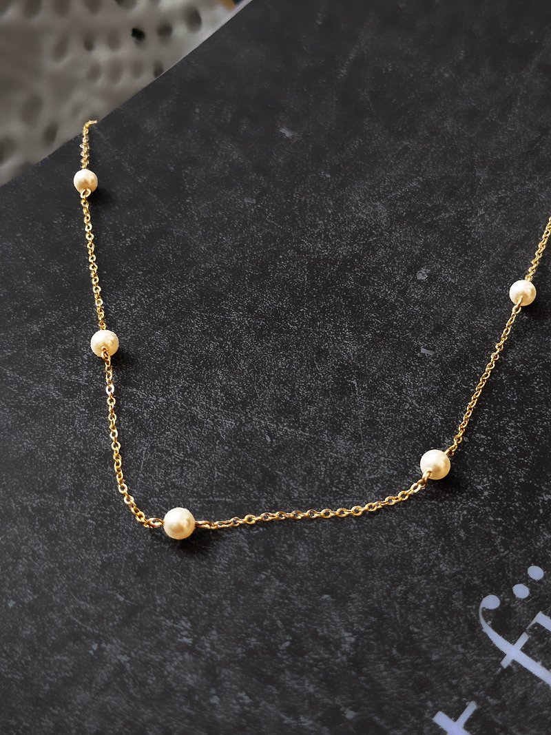 14k Gold Filled With 9 Swarovski Pearl Beaded Necklace - สร้อยคอ - โลหะ สีทอง