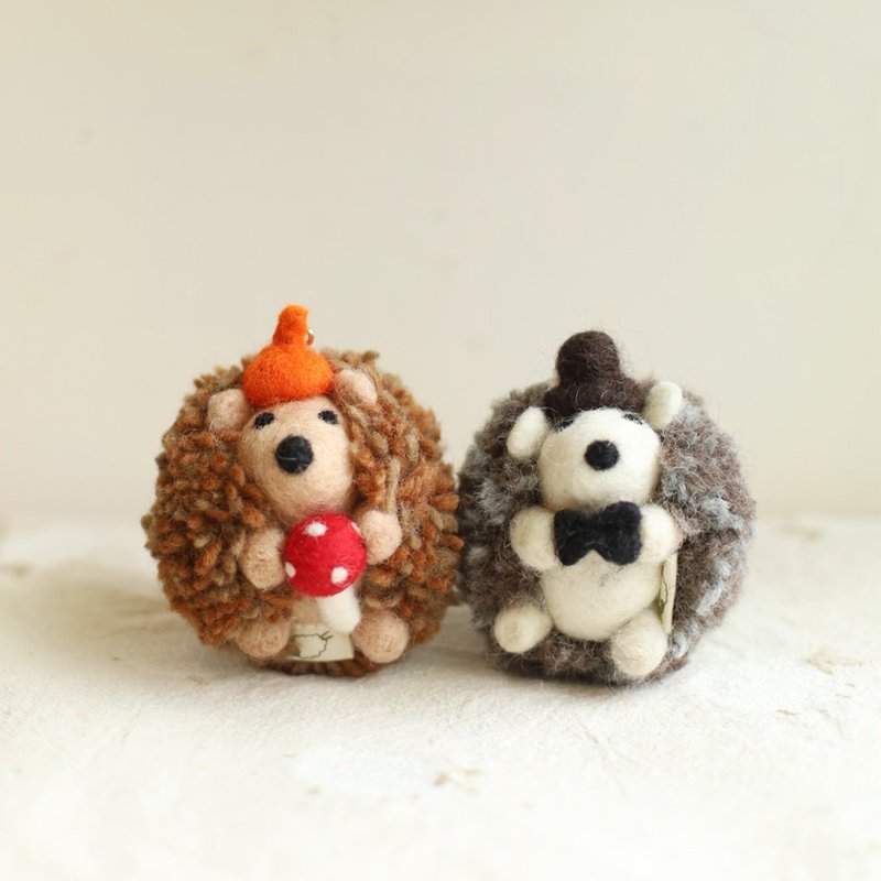 Wool from the Sheep Mountain Wool Felt Keychain - Peng Peng Little Hedgehog Mushroom Hedgehog Bow Tie Hedgehog - Keychains - Wool Gray