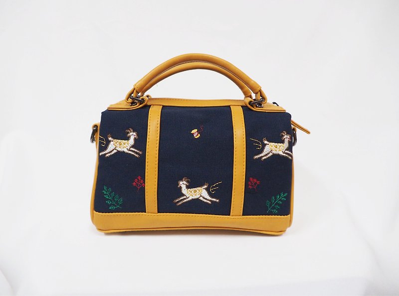 Mini Goat Pan Bag (M) - 側背包/斜孭袋 - 繡線 咖啡色