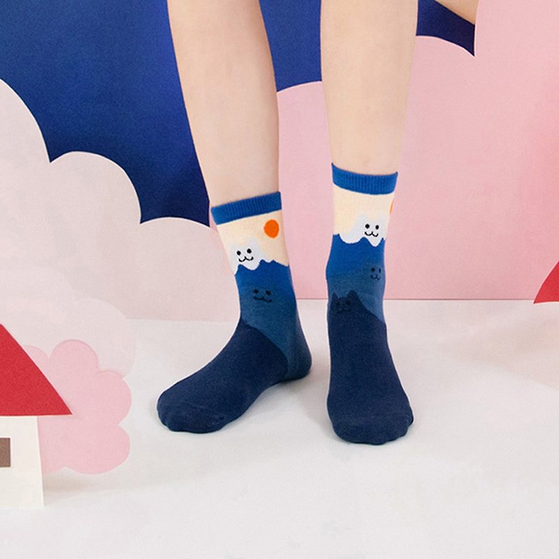 【Mount Fuji Meow Meow】full version of mid-tube socks I Taiwan original design socks / Z0010 - Socks - Cotton & Hemp Blue