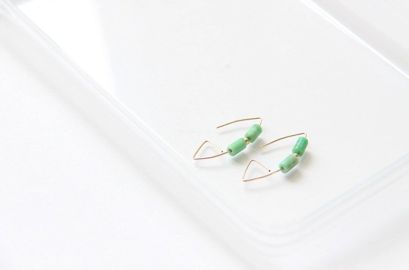綠松石耳環 / Turquoise wire earring. X'mas.  禮物. - 耳環/耳夾 - 寶石 綠色