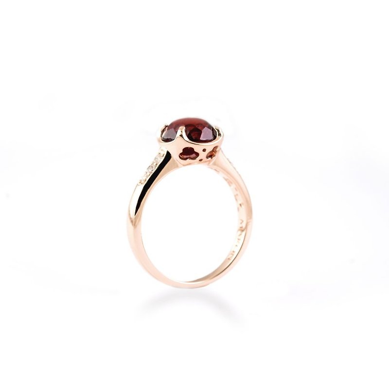 Little Daydream Ring with Red Garnet (Rose Gold) - 戒指 - 半寶石 粉紅色