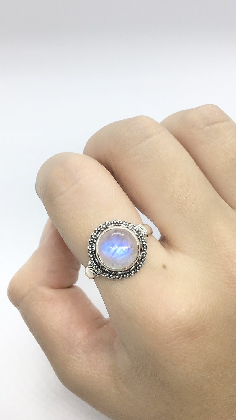 月光石925純銀圓形蕾絲花邊戒指 尼泊爾手工銀飾 - 戒指 - 寶石 藍色