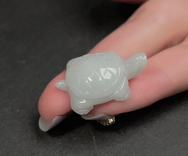 翡翠亀さん置物 Amazon.co.jp: 翡翠亀像 天然翡翠宝石 かわいい動物の彫刻 長寿と幸運