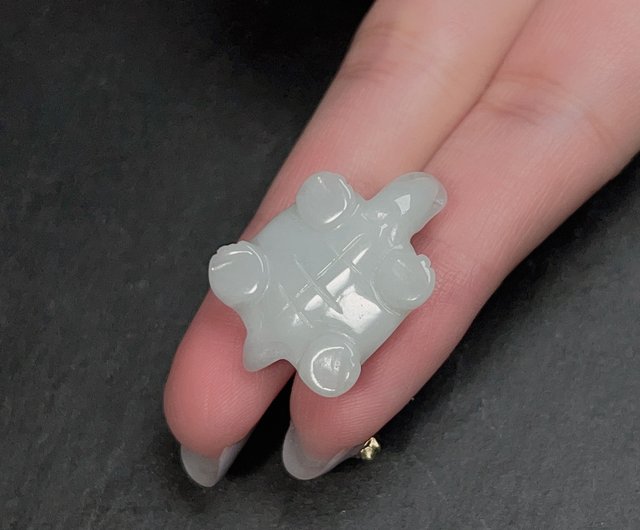 縁起と長寿】ホワイトビルマ産翡翠亀の置物 | ギフト | - ショップ