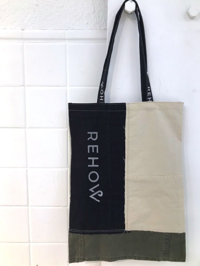 【永續改造】REHOW 設計師手提包_純手工製造 限量商品 直向絹印 - 手提包/手提袋 - 棉．麻 卡其色
