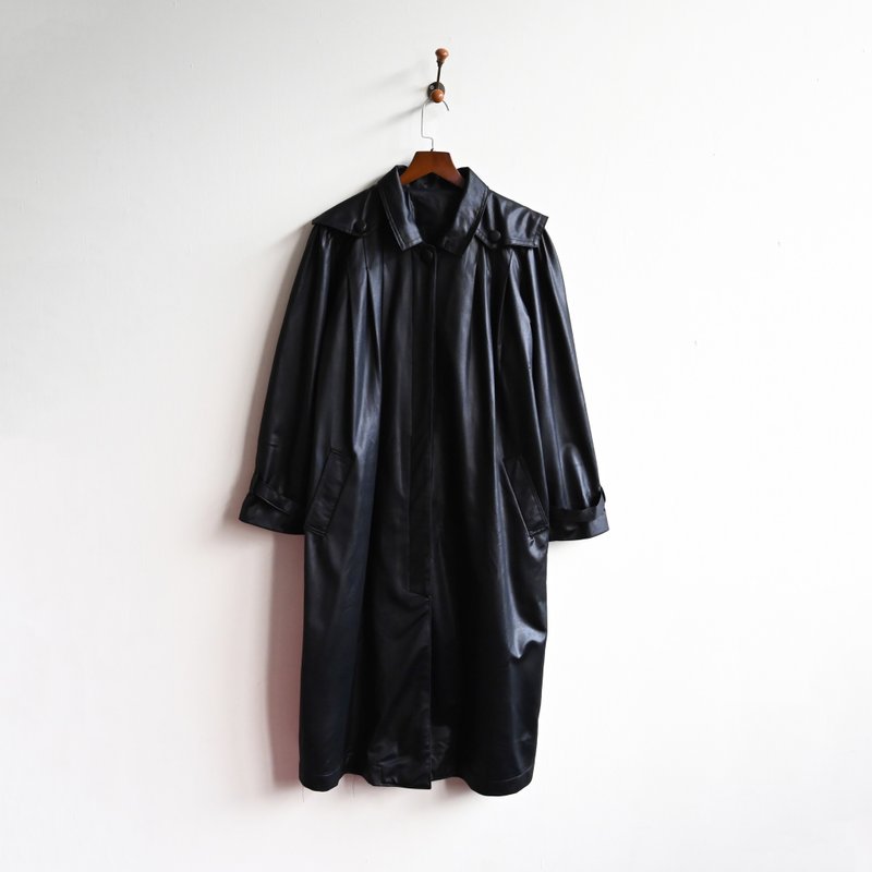【蛋植物古著】午夜微光寬鬆傘狀古著風衣 - 女大衣/外套 - 其他人造纖維 黑色