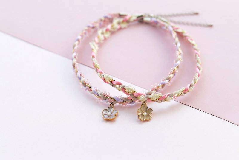 Pink Purple Spring braided choker with flower charm - สร้อยคอ - เส้นใยสังเคราะห์ สึชมพู